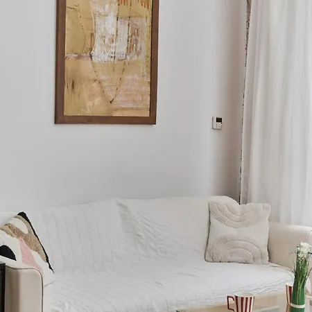 Apartment Cosy With Mezzanine By Renters *