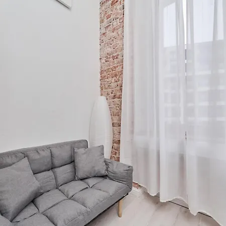 Cosy With Mezzanine By Renters Apartament