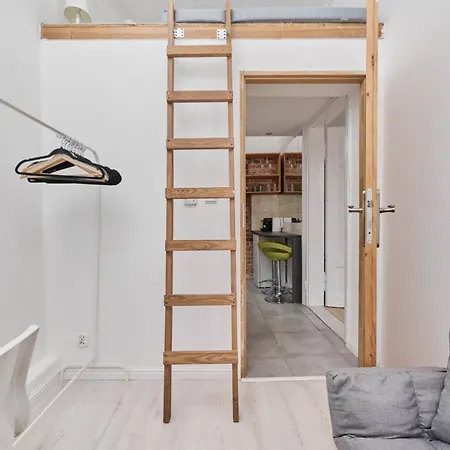 Cosy With Mezzanine By Renters Apartament